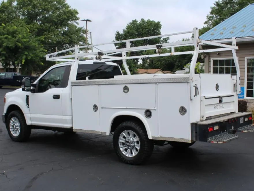 2020 Ford F-350 XLT photo 1