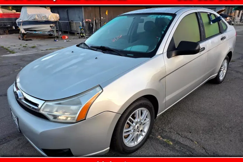2009 Ford Focus Sedan photo 1