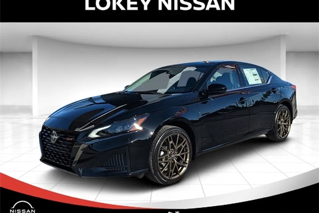 2025 Nissan Altima SR photo 1