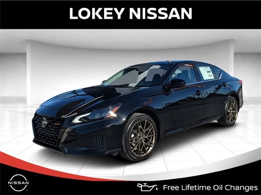 2025 Nissan Altima SR photo 1