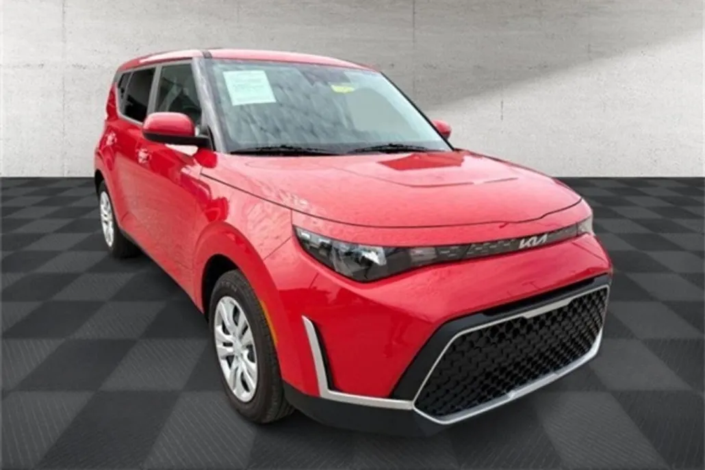 2025 Kia Soul LX photo 1