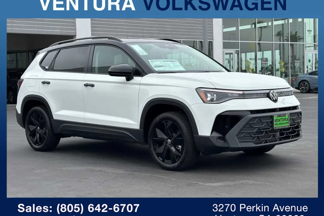 2025 Volkswagen Taos SE photo 1