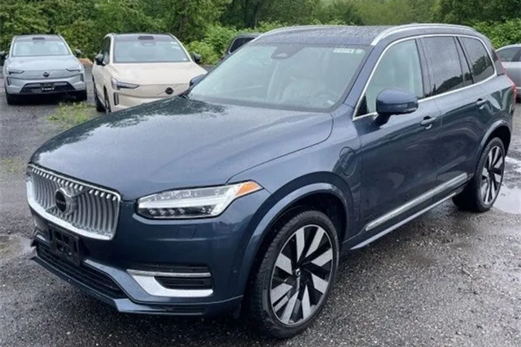 2023 Volvo XC90 Recharge Ultimate AWD photo 1