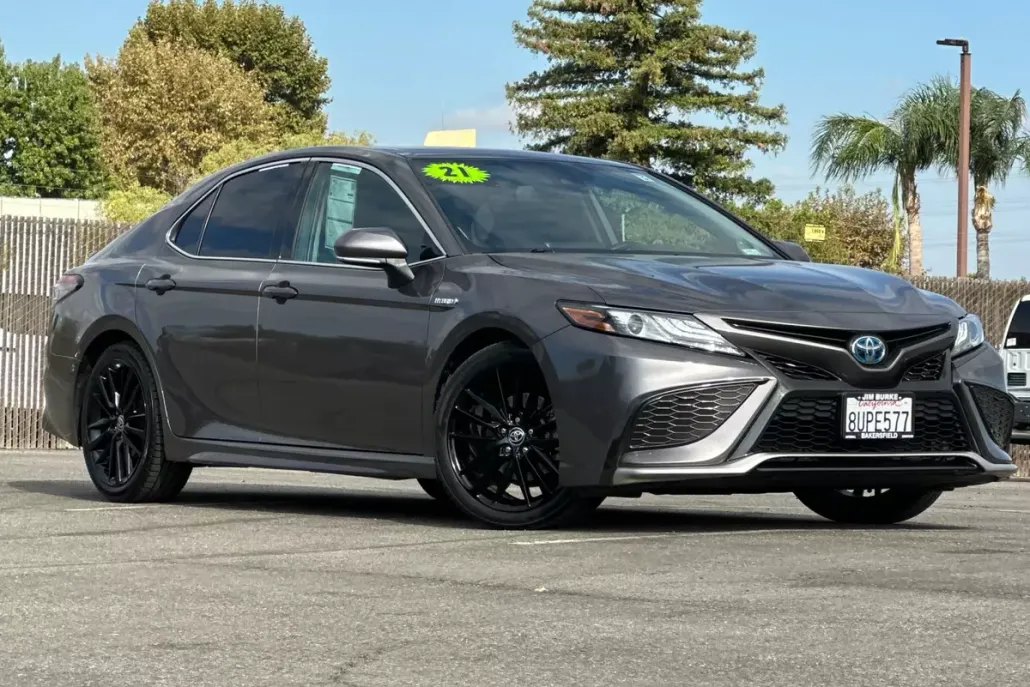 2021 Toyota Camry Hybrid XSE photo 1