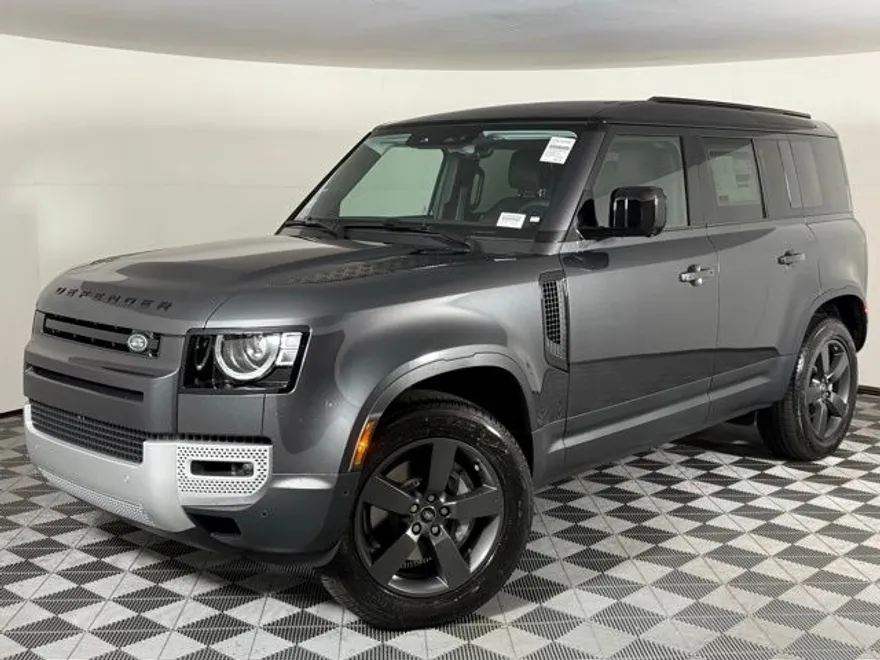 2025 Land Rover Defender 110 S photo 1