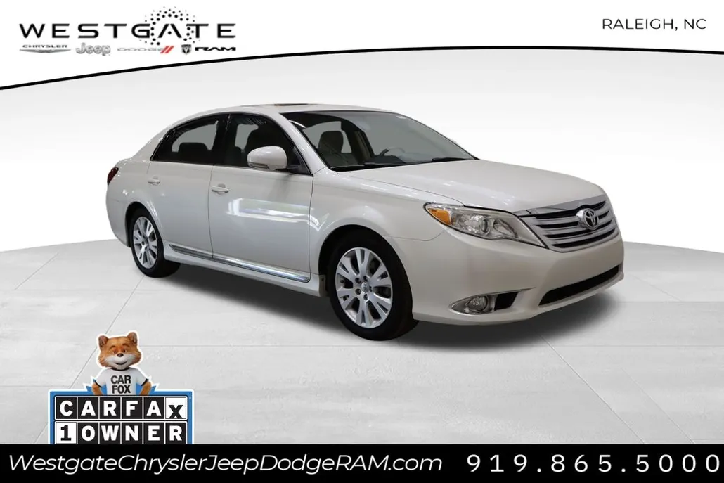 2011 Toyota Avalon Base photo 1