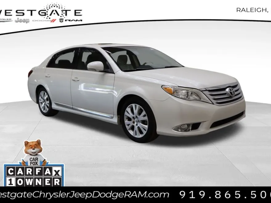 2011 Toyota Avalon Base photo 1