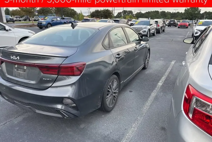 2023 Kia Forte GT-Line photo 1