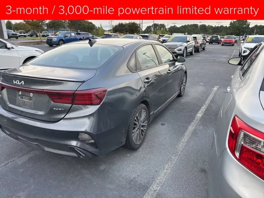 2023 Kia Forte GT-Line photo 1
