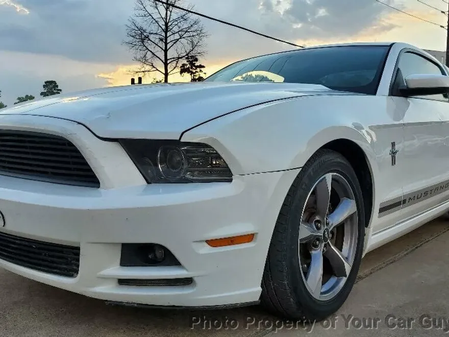 2014 Ford Mustang Base photo 1