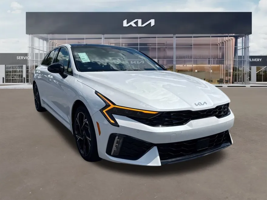 2025 Kia K5 GT-Line photo 1
