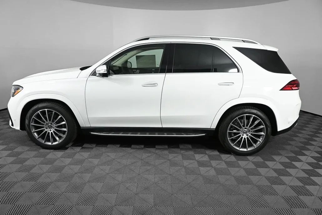 2026 Mercedes Benz GLE 450 4MATIC photo 1