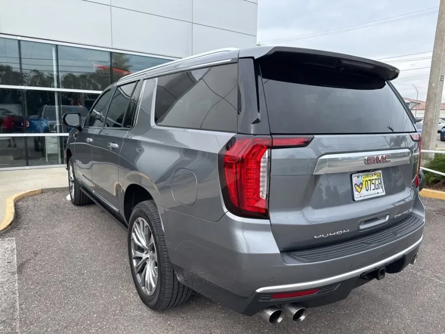 2021 Gmc Yukon XL Denali photo 1