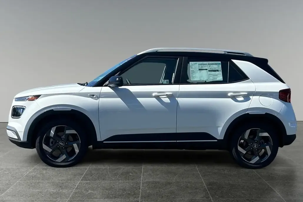 2025 Hyundai Venue Limited photo 1