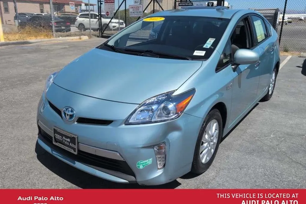 2012 Toyota Prius Plug-in photo 1