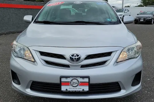 2012 Toyota Corolla LE photo 2
