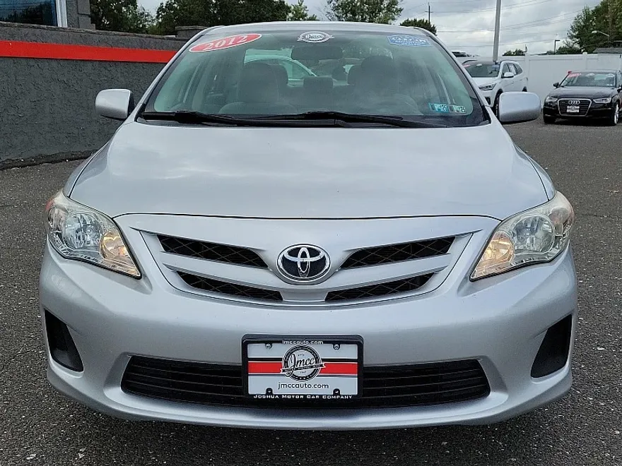2012 Toyota Corolla LE photo 2