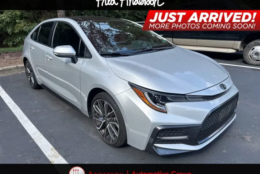2022 Toyota Corolla SE photo 1