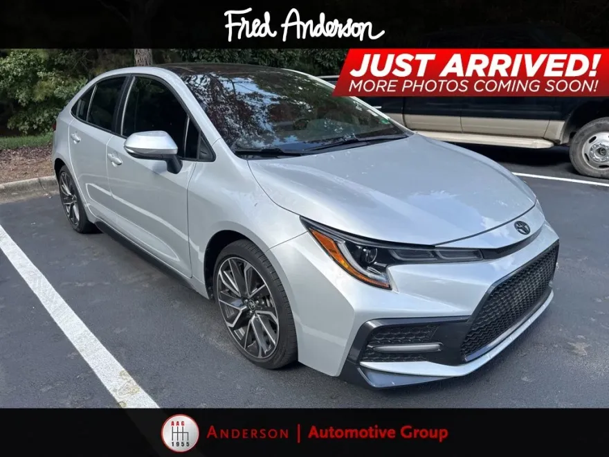 2022 Toyota Corolla SE photo 1