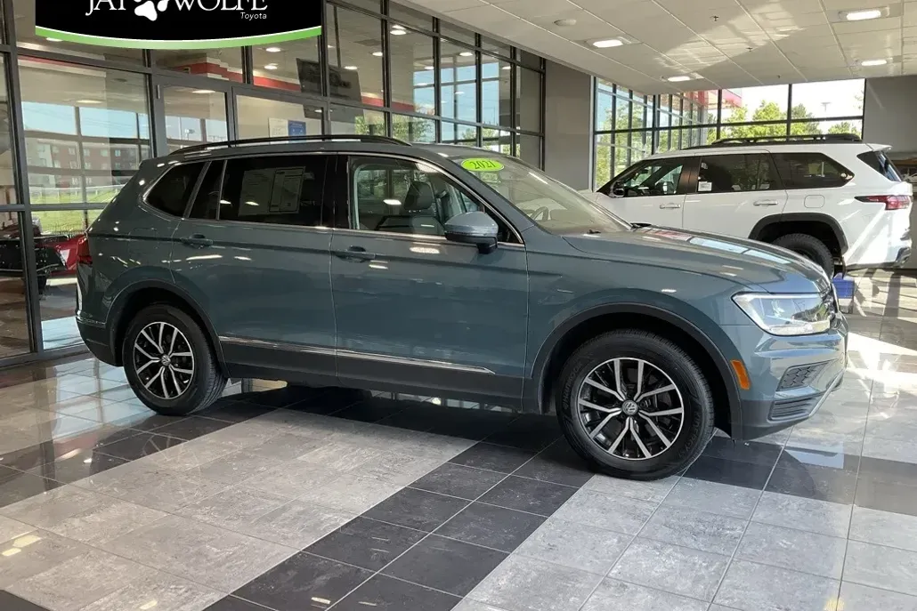 2021 Volkswagen Tiguan SE photo 1