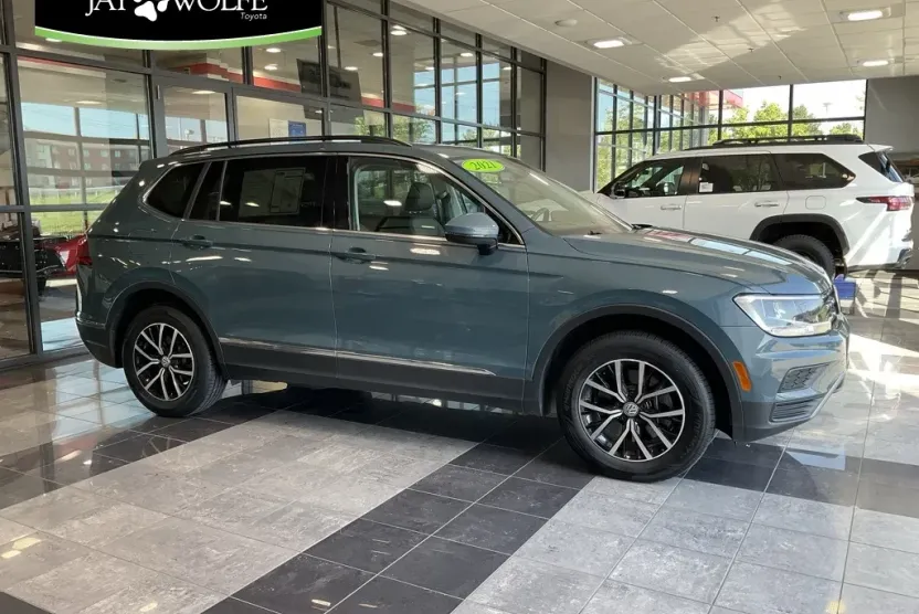 2021 Volkswagen Tiguan SE photo 1