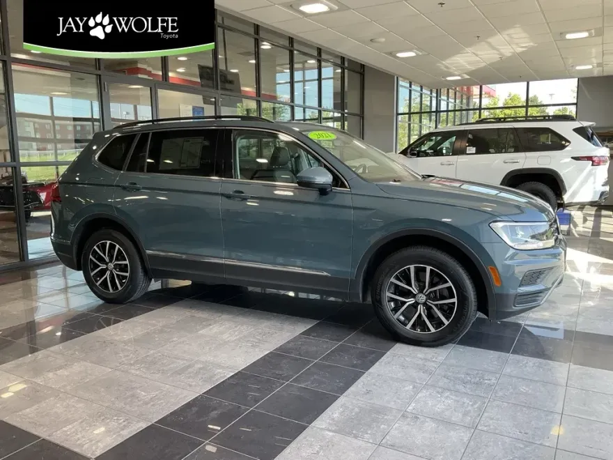 2021 Volkswagen Tiguan SE photo 1