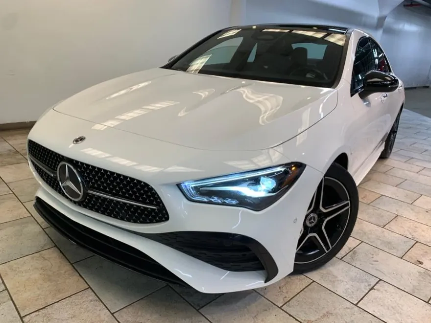 2024 Mercedes Benz CLA 250 4MATIC photo 1