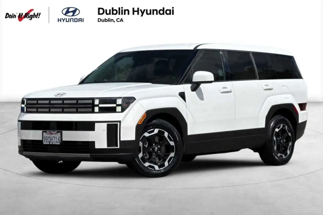 2025 Hyundai Santa Fe SE photo 1