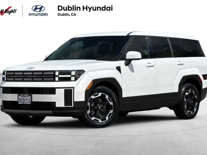 2025 Hyundai Santa Fe SE photo 1