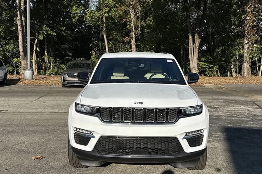2024 Jeep Grand Cherokee Limited photo 1