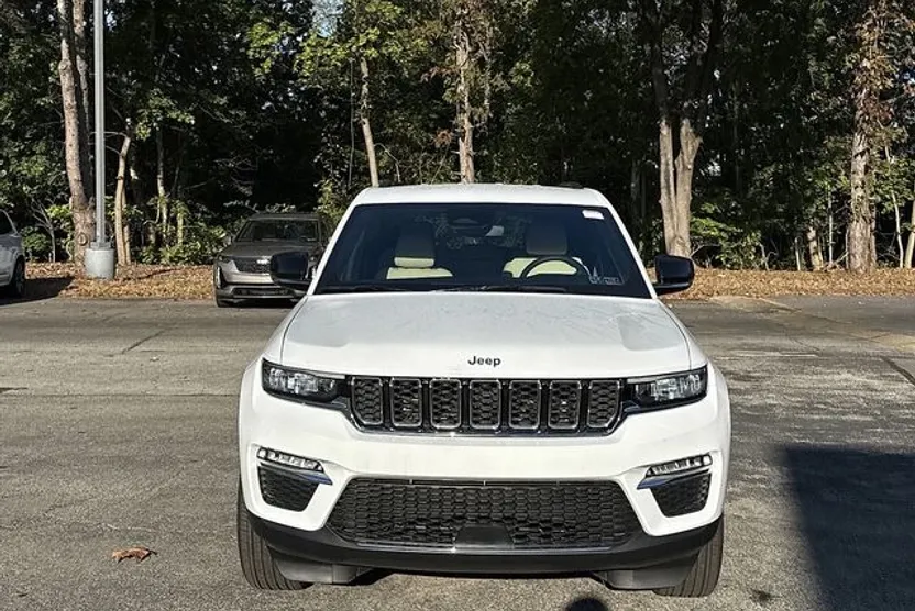 2024 Jeep Grand Cherokee Limited photo 1