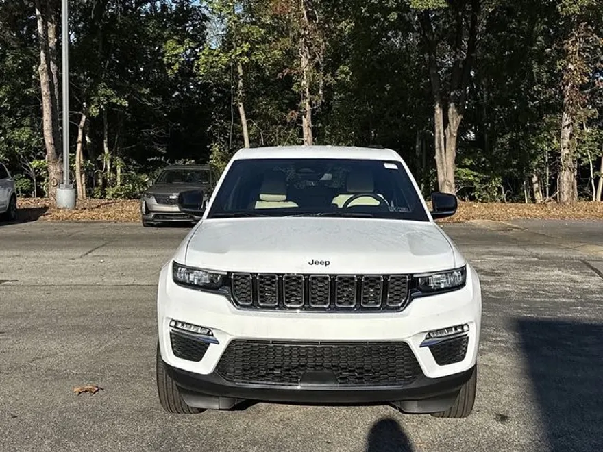 2024 Jeep Grand Cherokee Limited photo 1