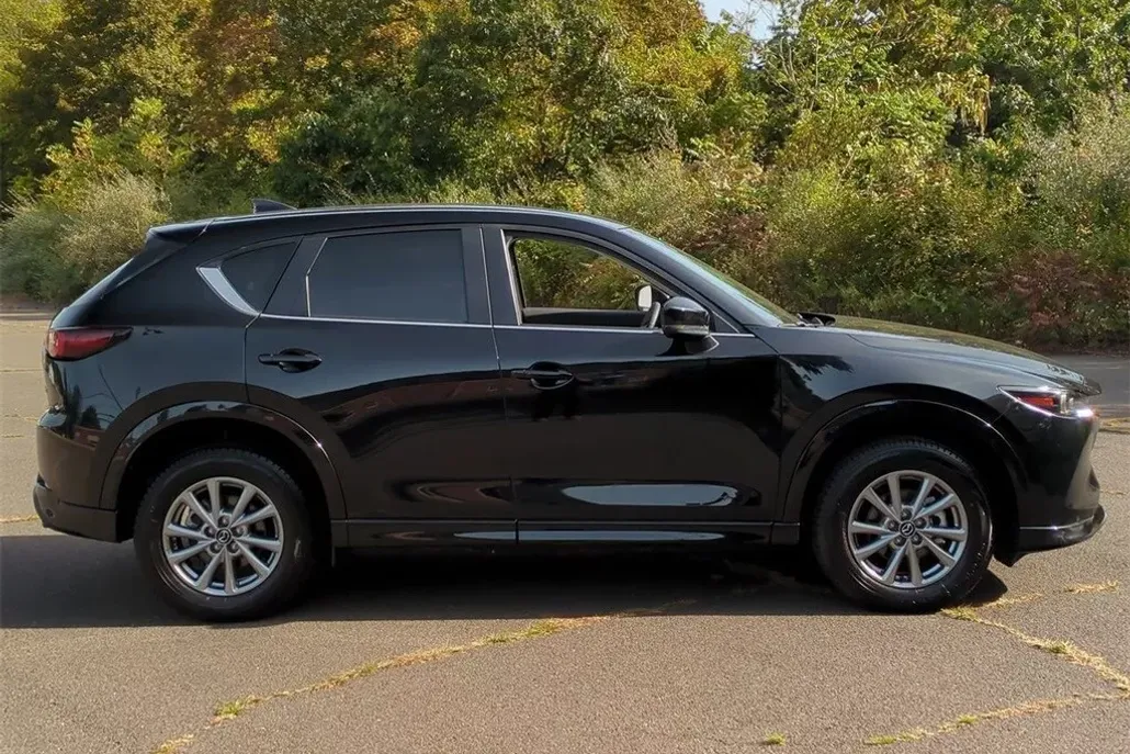 2025 Mazda CX-5 2.5 S Preferred photo 1