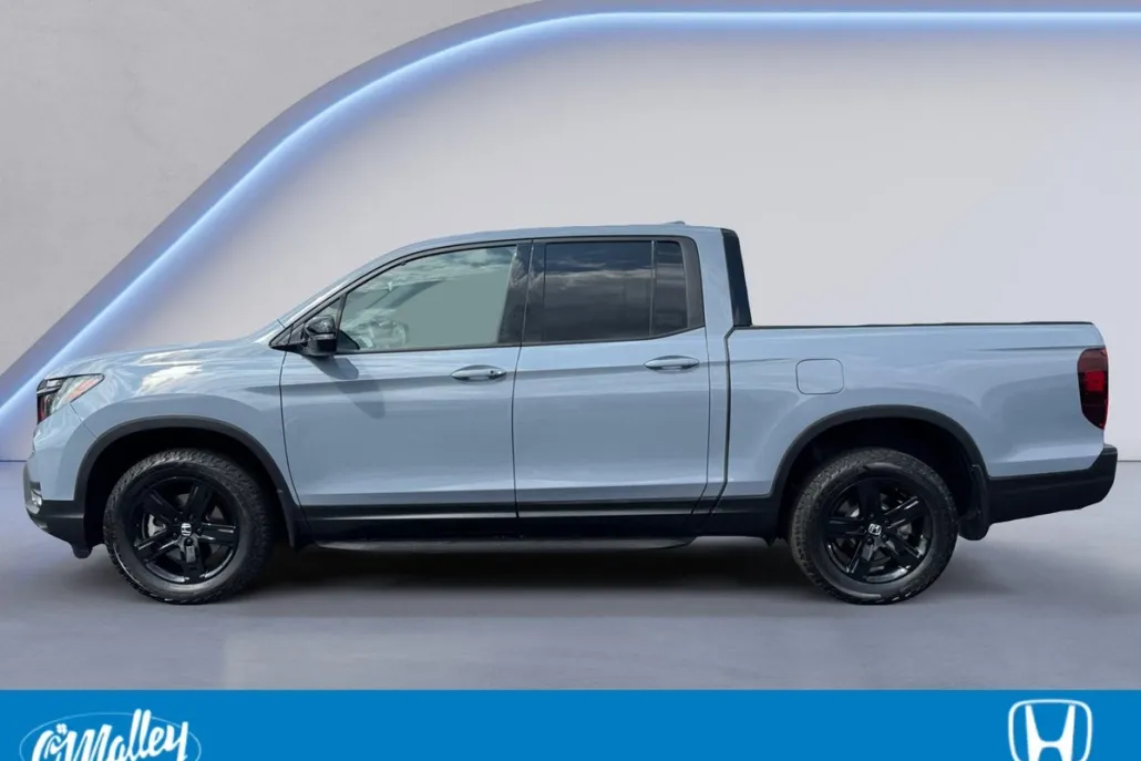 2022 Honda Ridgeline Black Edition photo 1