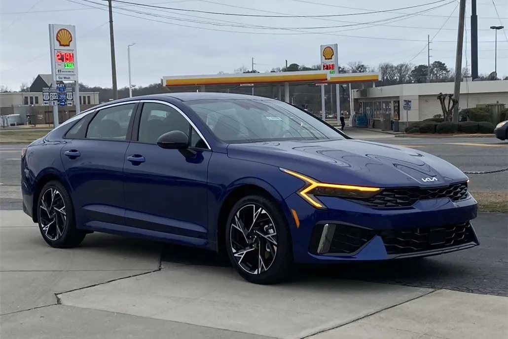 2025 Kia K5 GT-Line photo 1