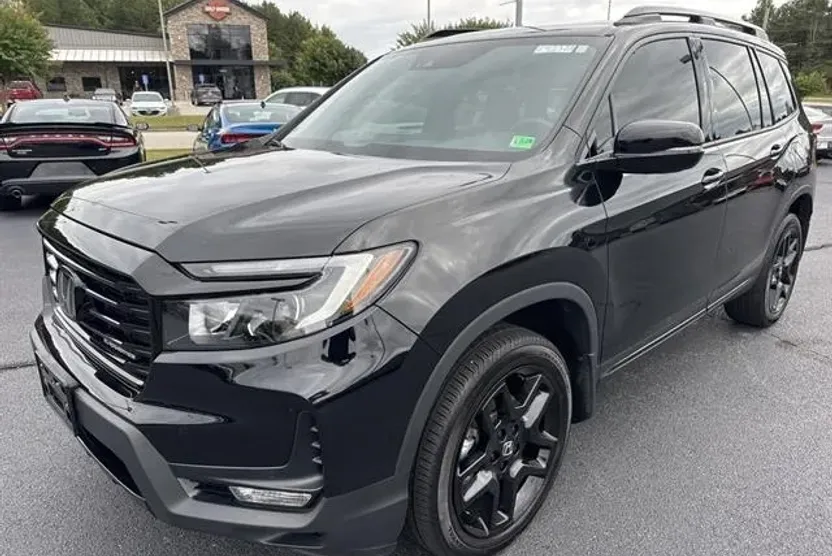 2024 Honda Passport Black Edition photo 1