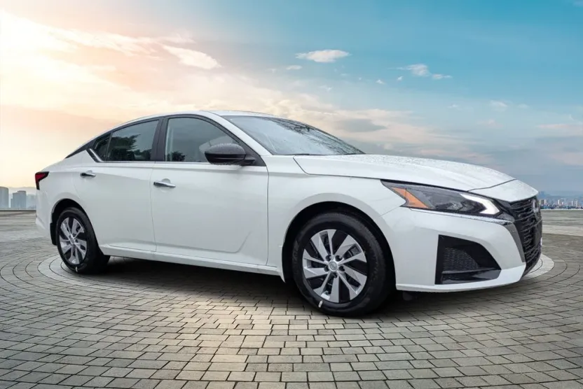 2025 Nissan Altima S photo 1