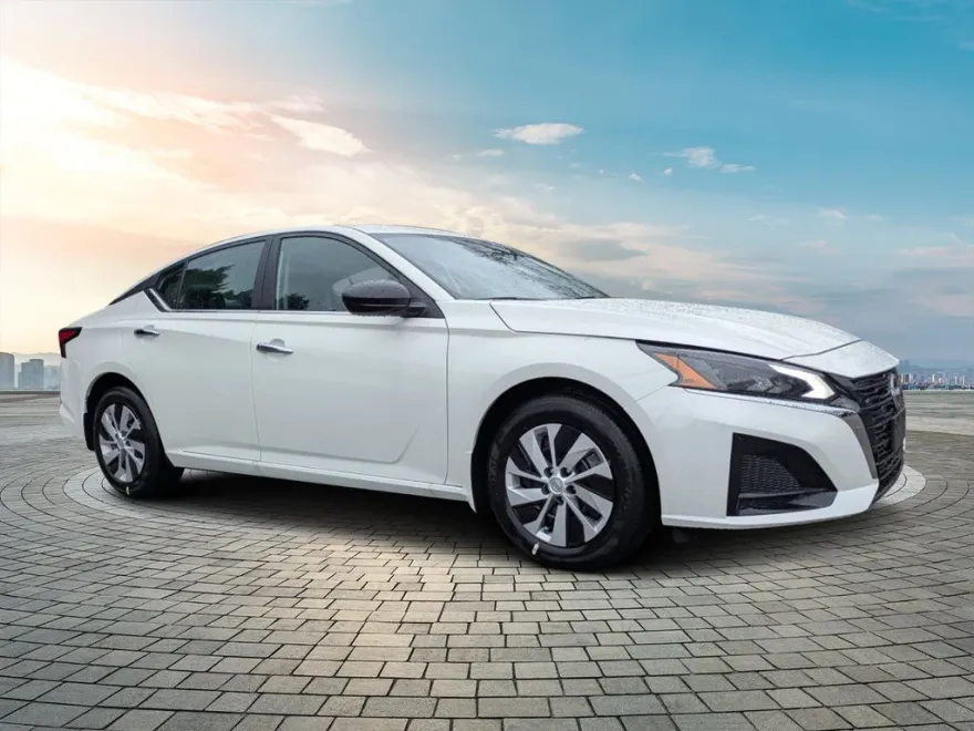 2025 Nissan Altima S photo 1