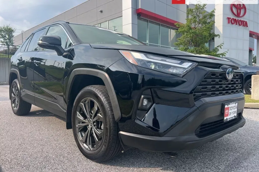 2024 Toyota RAV4 Hybrid XLE Premium photo 1