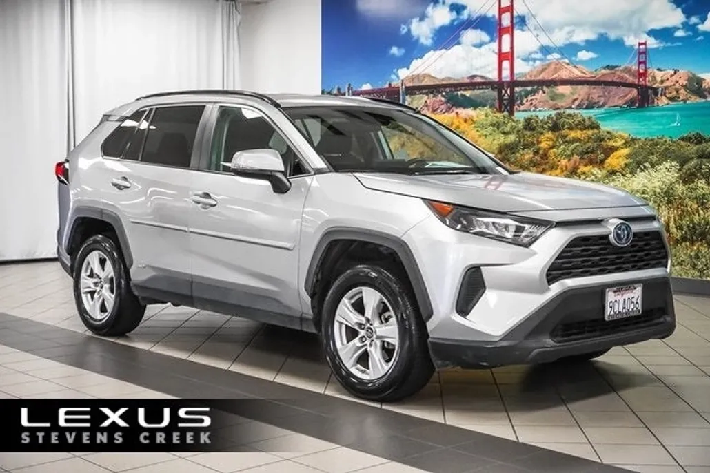 2020 Toyota RAV4 Hybrid LE photo 1
