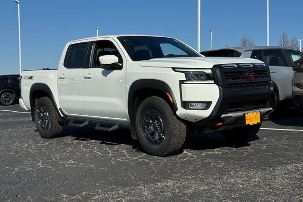 2025 Nissan Frontier PRO-4X photo 1