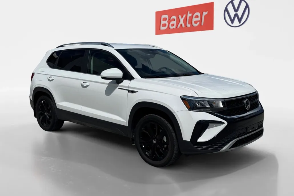 2023 Volkswagen Taos SE photo 1