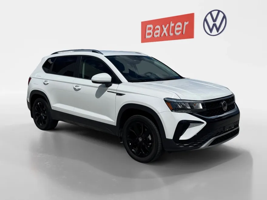 2023 Volkswagen Taos SE photo 1