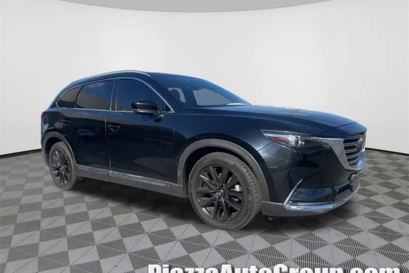 2017 Mazda CX-9 Signature photo 1