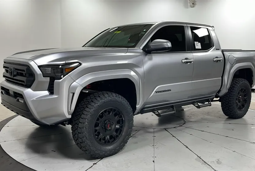 2025 Toyota Tacoma SR5 Double Cab photo 1