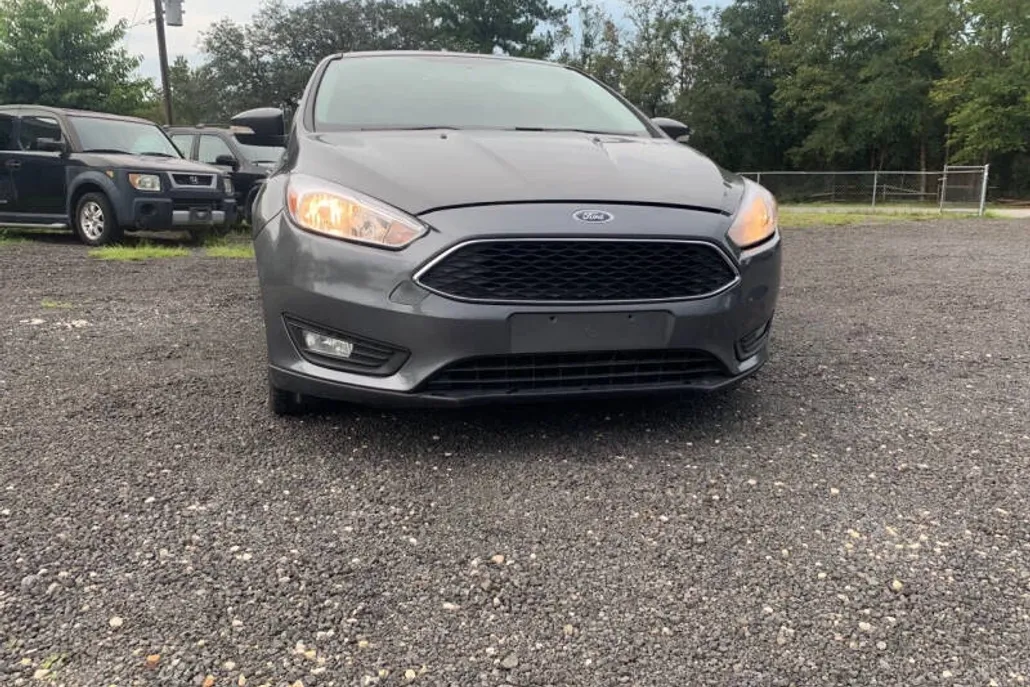 2016 Ford Focus SE photo 1