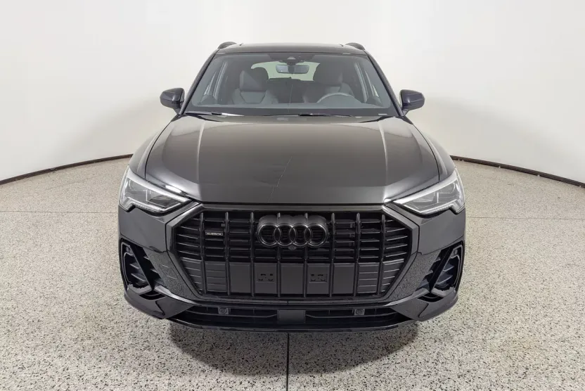 2025 Audi Q3 45 TFSI S line Premium Plus photo 1