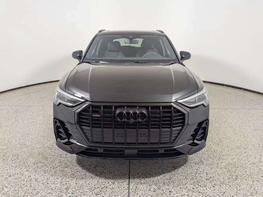 2025 Audi Q3 45 TFSI S line Premium Plus photo 1