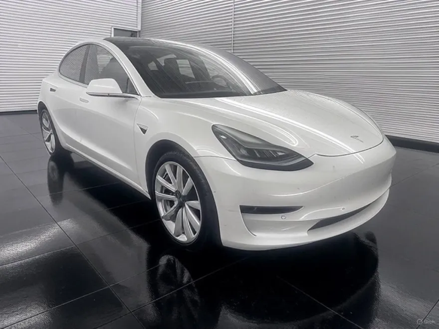 2018 Tesla Model 3 Long Range photo 1