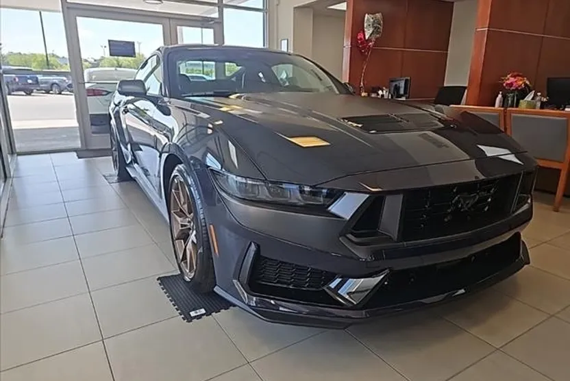 2025 Ford Mustang Dark Horse Deluxe photo 1